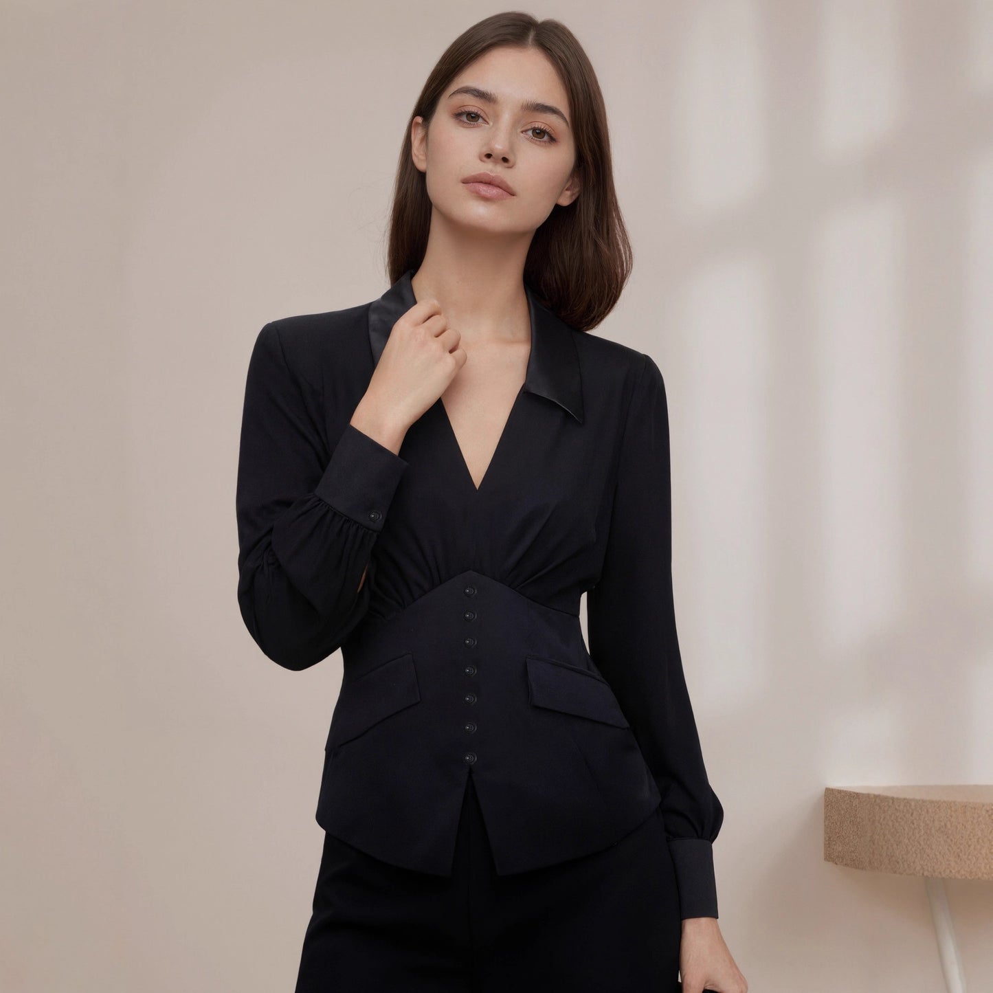 V-neck long sleeved shirt for women