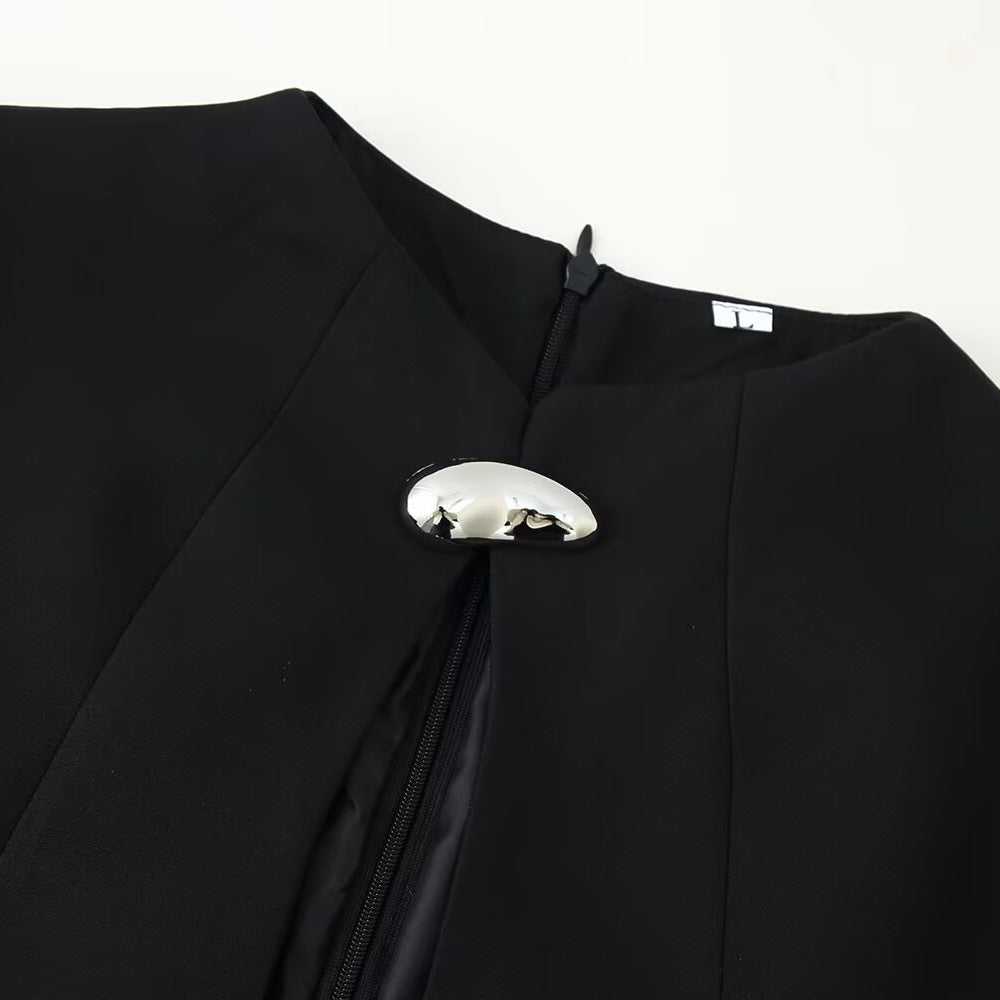 Elegant stand up collar hollowed out long sleeved waist cinching dress
