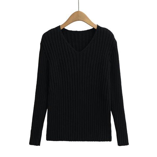 V-neck long sleeved loose sweater