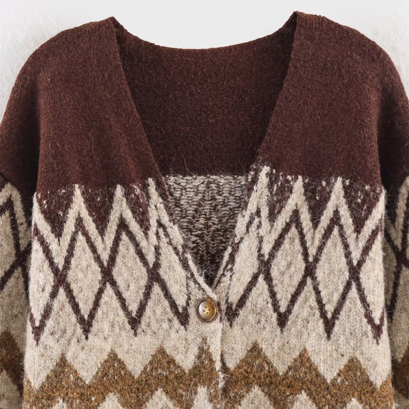 Vintage style V-neck jacquard knit jacket with waistband