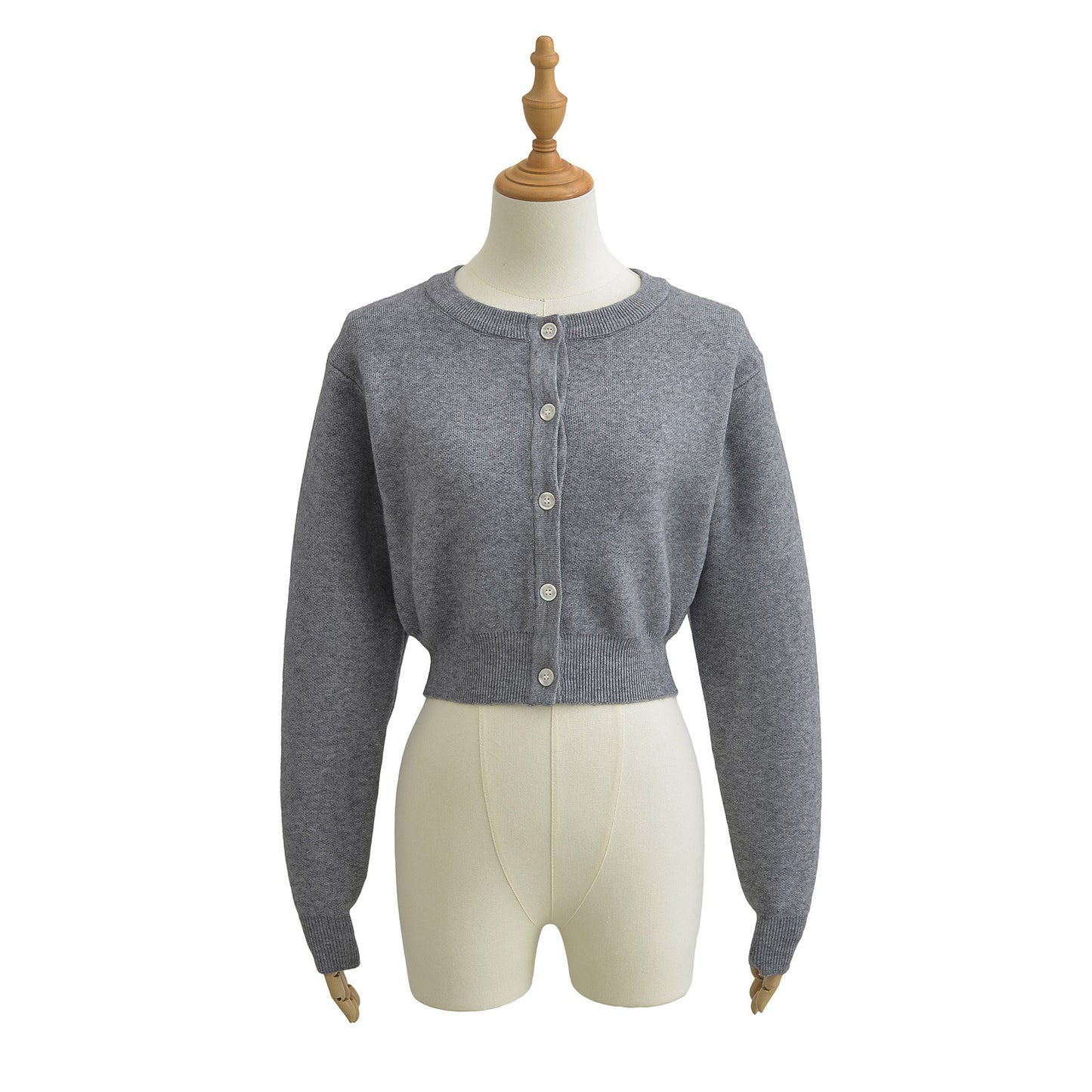 Round neck long sleeved sweater