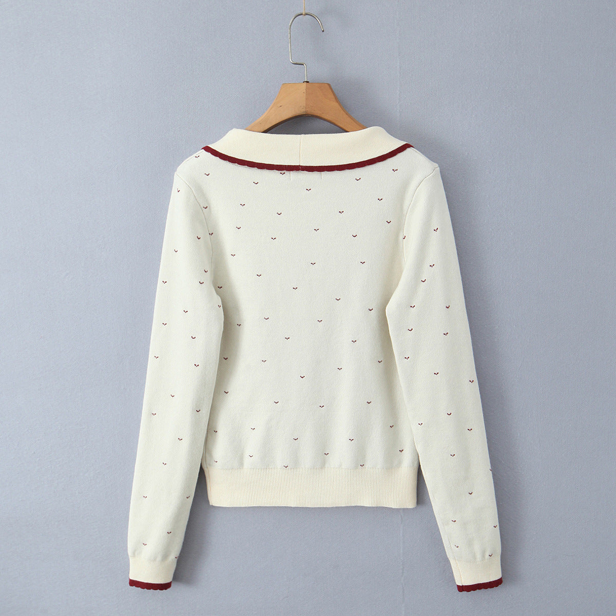 Collar button long sleeved top